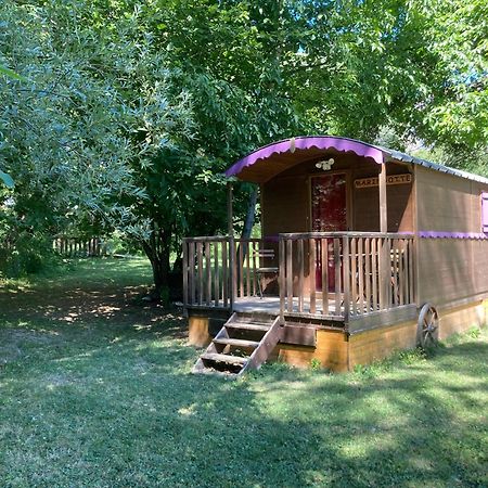 Camping, Hôtel De Plein Air Les Cariamas Chateauroux-les-Alpes Exterior foto