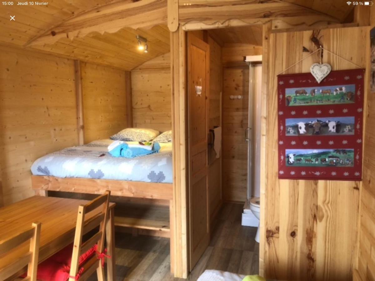 Camping, Hôtel De Plein Air Les Cariamas Chateauroux-les-Alpes Exterior foto