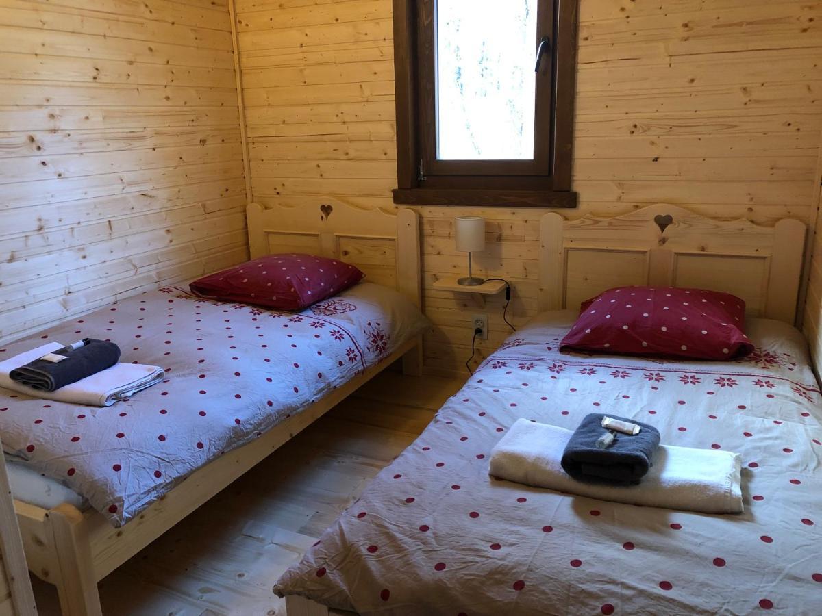 Camping, Hôtel De Plein Air Les Cariamas Chateauroux-les-Alpes Exterior foto
