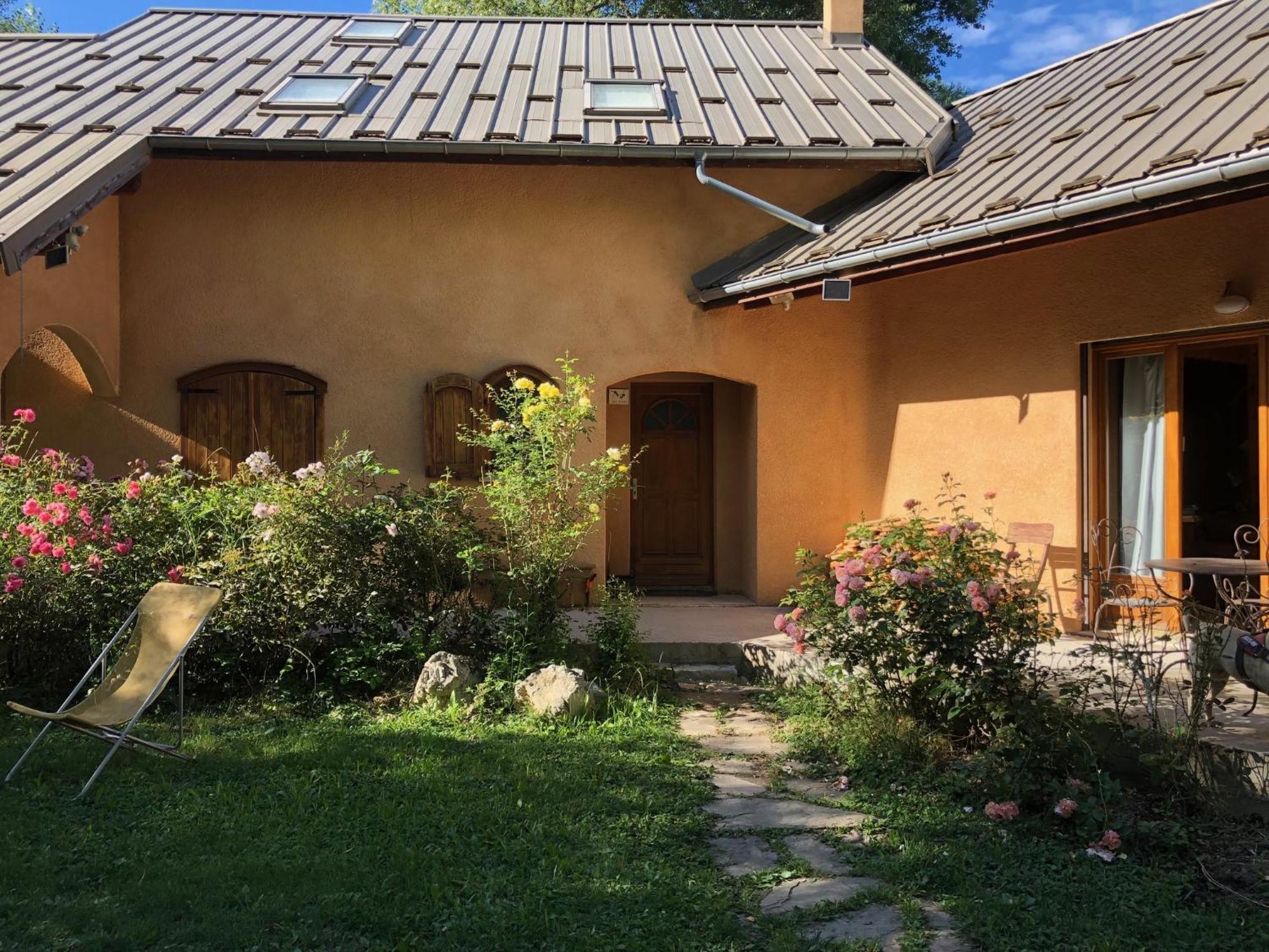 Camping, Hôtel De Plein Air Les Cariamas Chateauroux-les-Alpes Exterior foto
