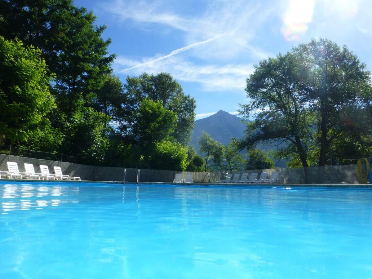 Camping, Hôtel De Plein Air Les Cariamas Chateauroux-les-Alpes Exterior foto