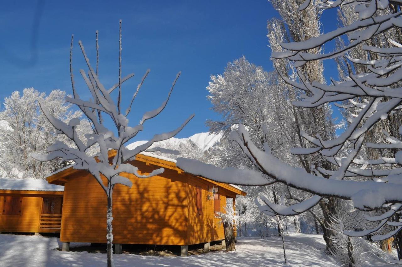 Camping, Hôtel De Plein Air Les Cariamas Chateauroux-les-Alpes Exterior foto